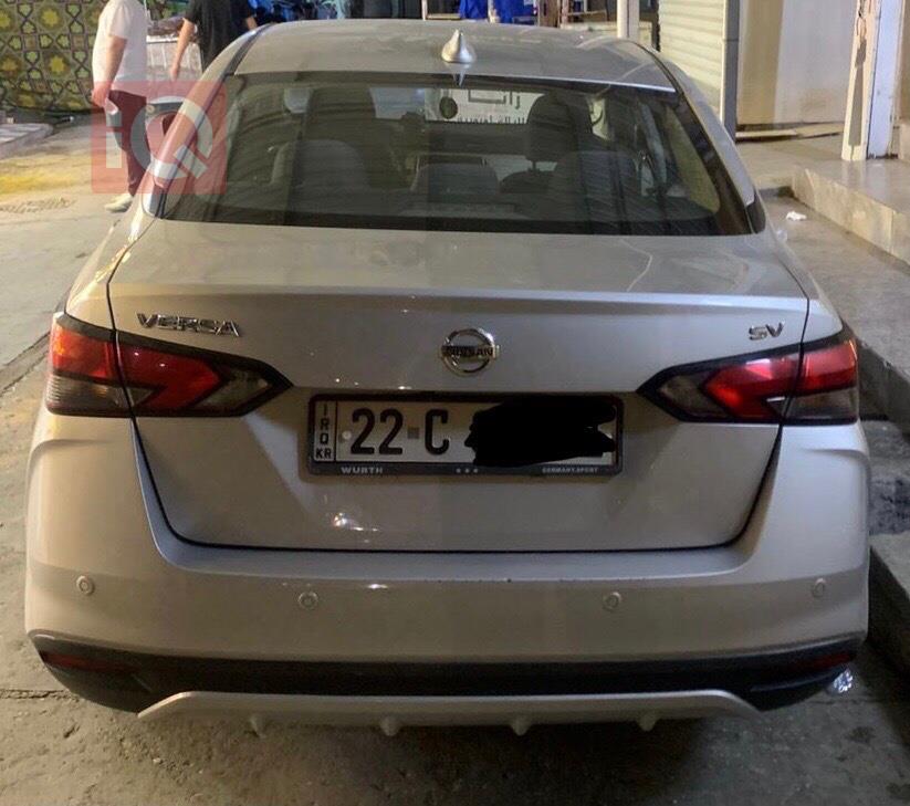 نيسان فيرسا